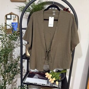 HUE Women's  Open-Front Blouse size small